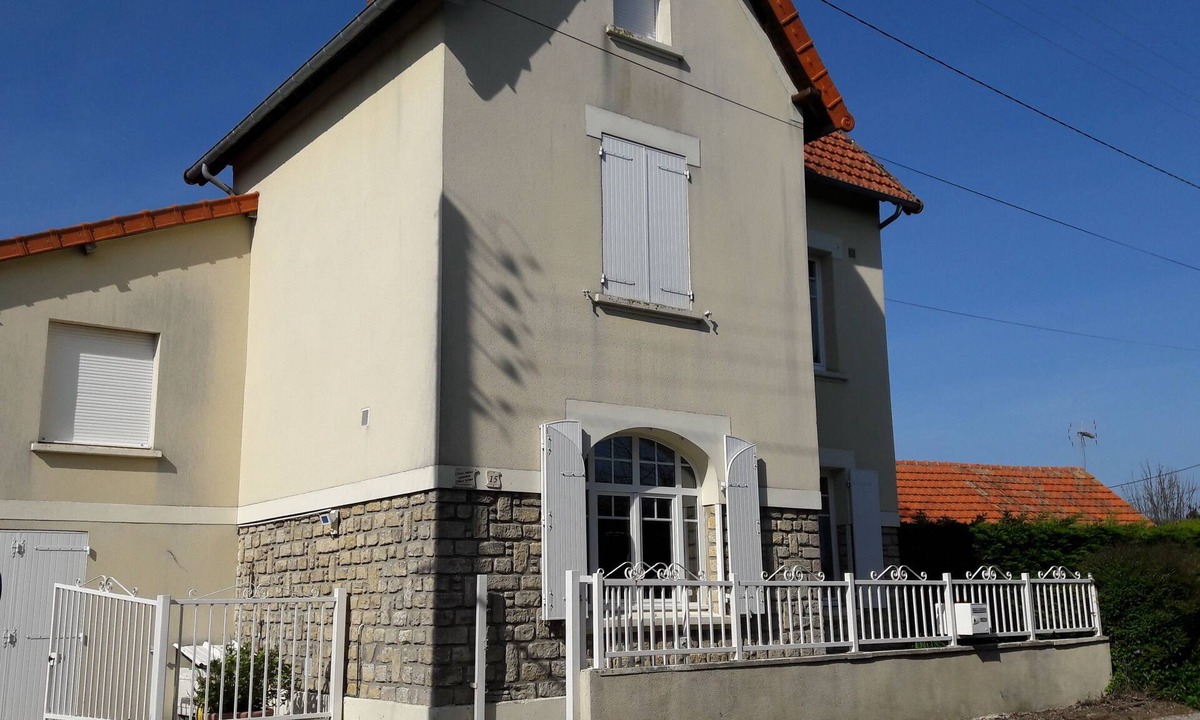 Sainte-Honorine-des-Pertes House | Pretty Norman cottage with garden and uninterrupted view