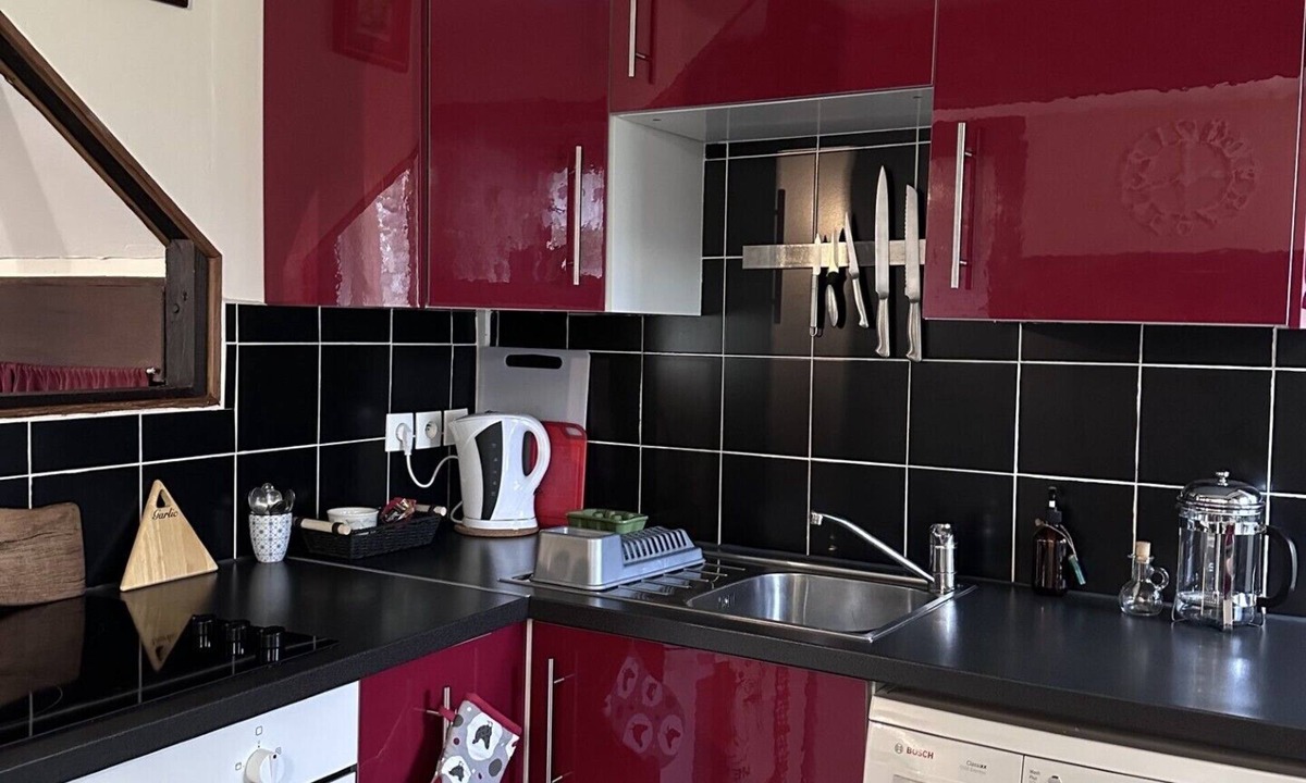 Ceauce Cottage | Quaint and Peaceful Countryside Retreat South Normandy. Sleeps 2-3.