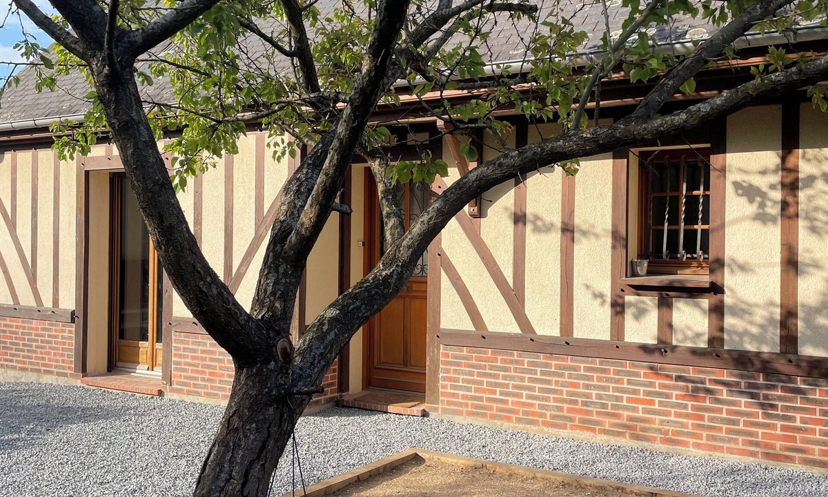 Triqueville House | Quiet country house with hiking trails. Dogs welcome.