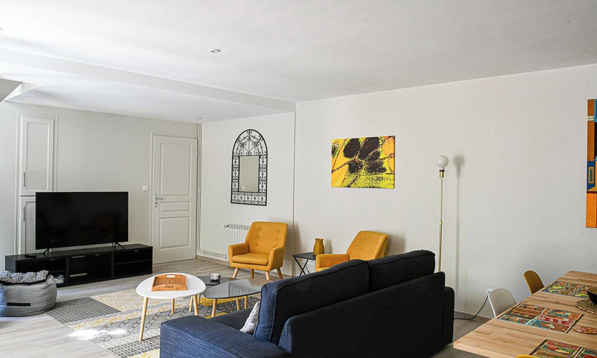 Beaumont-en-Veron House | Quiet, spacious house close to all amenities and lush countryside