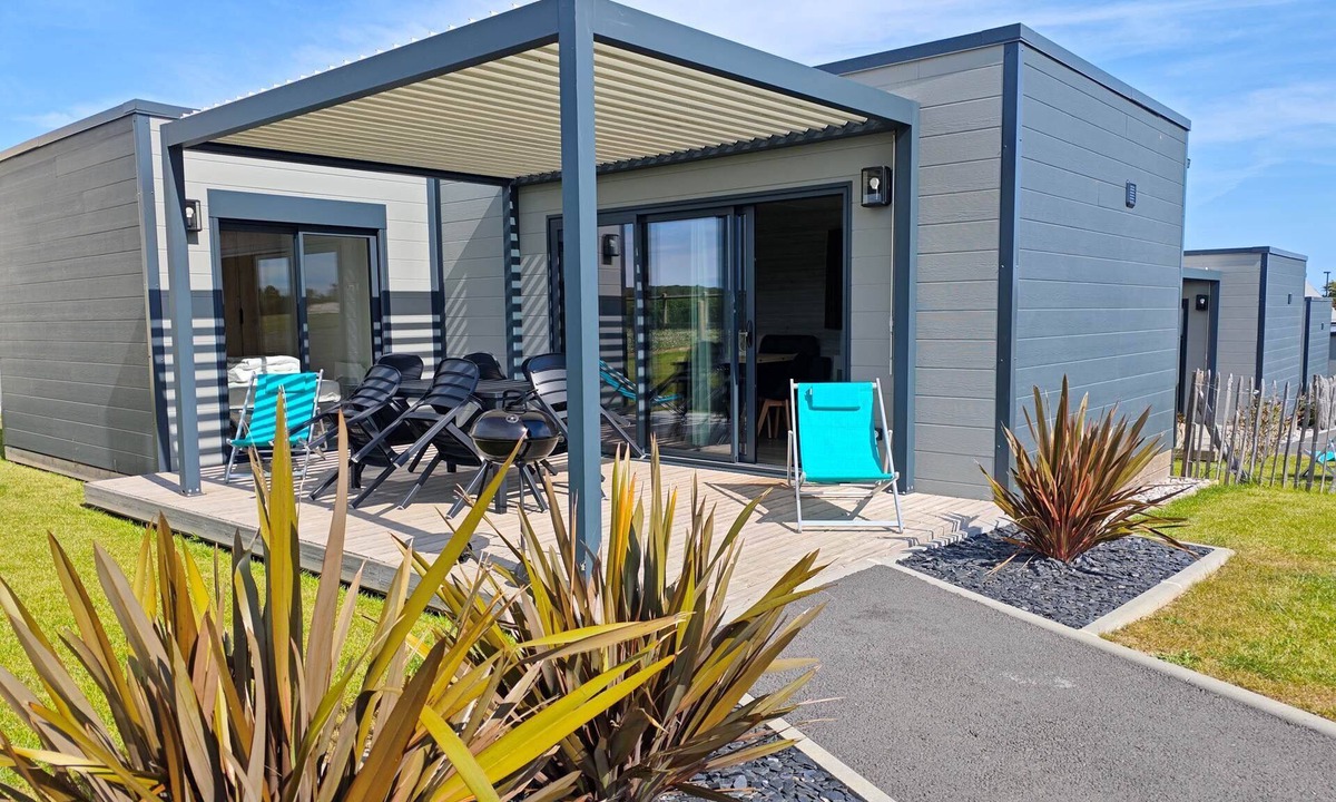 Asnelles Apartment | Residence Belle Plage: Chalet "Jolie Voile" 300m from Gold Beach (D-Day landing beach)