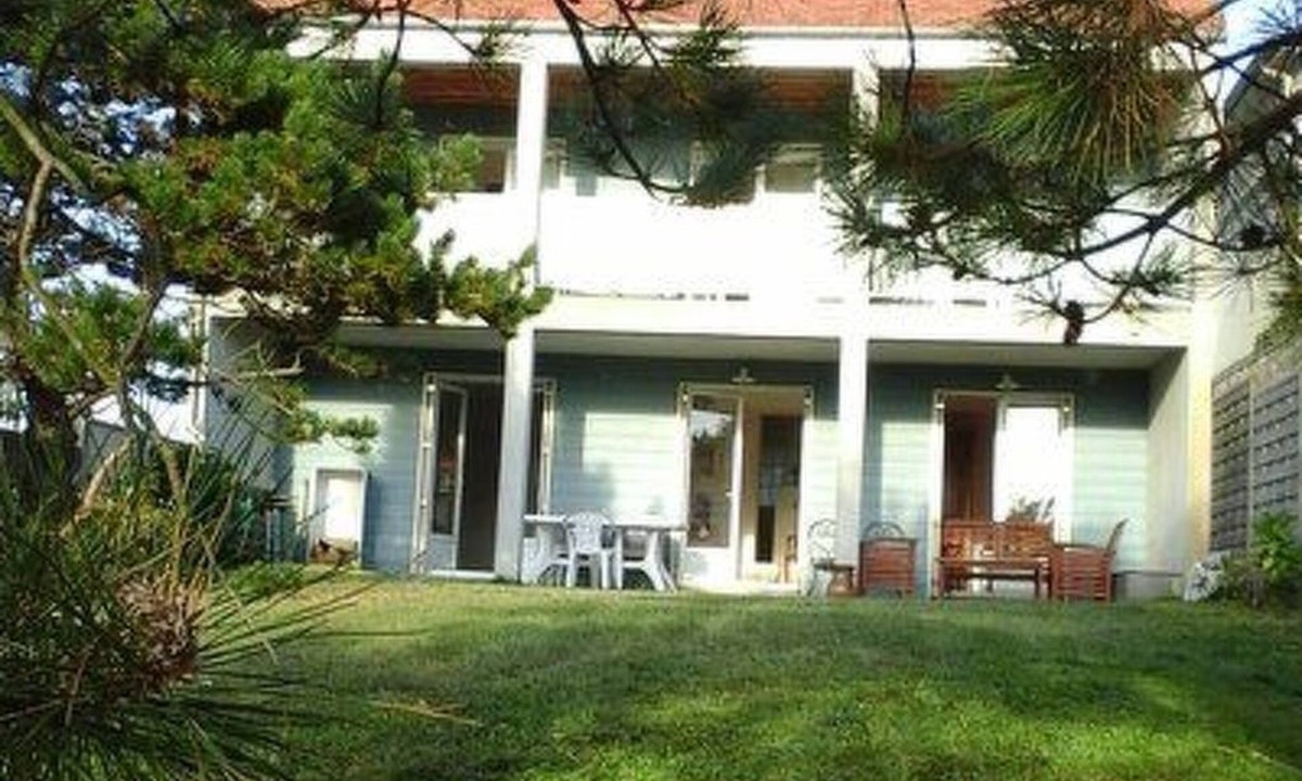 Denneville House | Robinson-Villa mit Meerblick, 50m vom Strand entfernt by Interhome