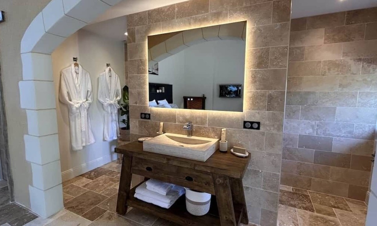 Montreuil-le-Henri House | Romantic cottage with private spa in the heart of nature