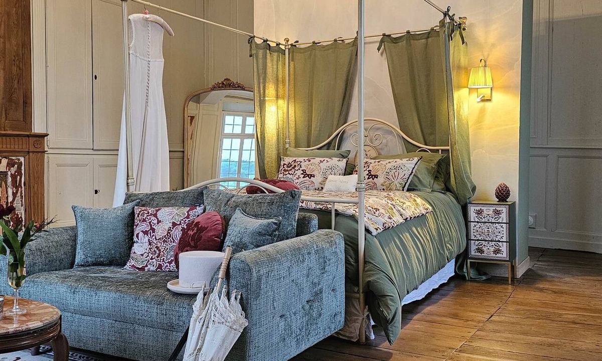 La Foeil Apartment | Room at the "Alchémille" Castle