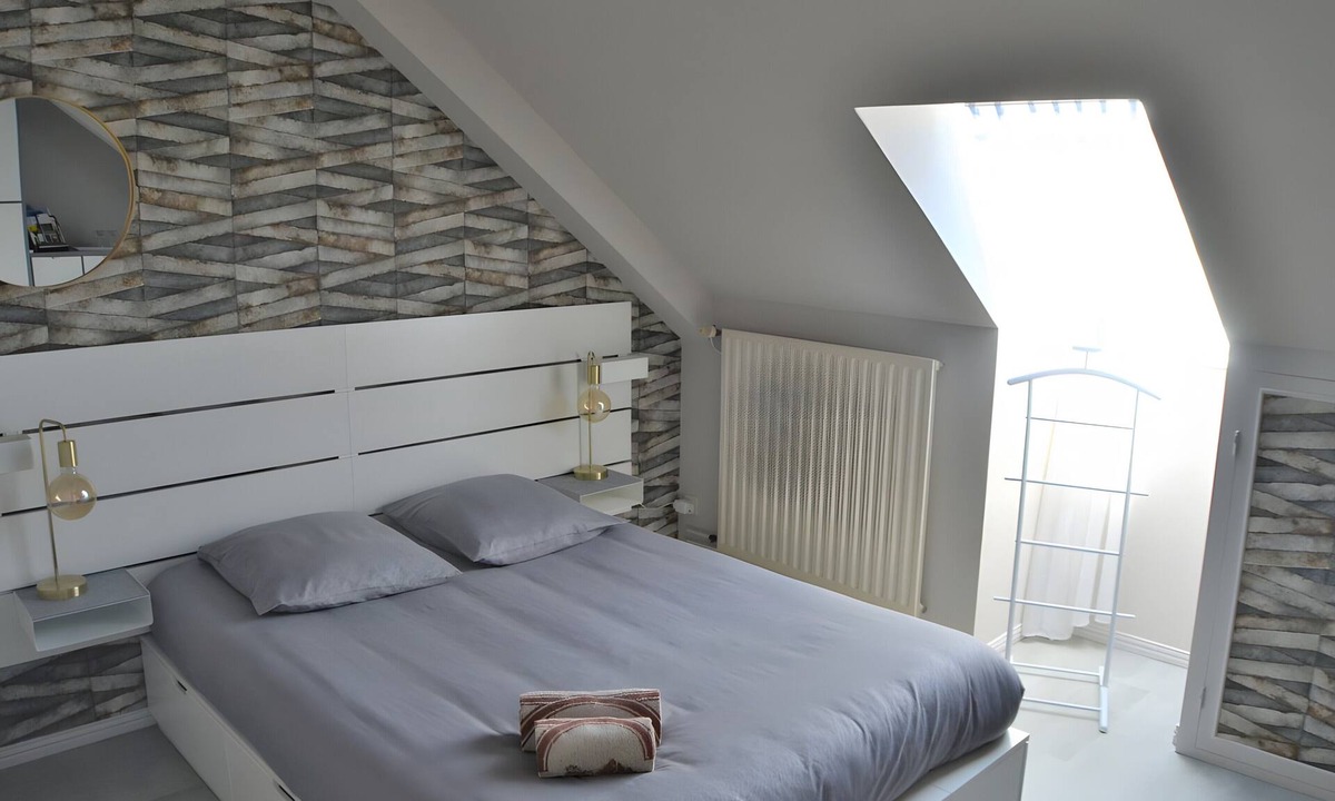 Sable-sur-Sarthe Bed & Breakfast | Room "Pause Tranquille - Room 1" with Shared Terrace, Shared Garden and Wi-Fi