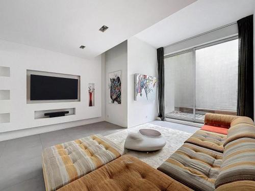 15th Arrondissement Bed & Breakfast | Rue Danton - Champ de Paris Residence