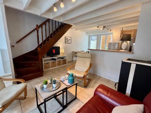 Saint-Vaast-la-Hougue House | Samour House - Centre ville