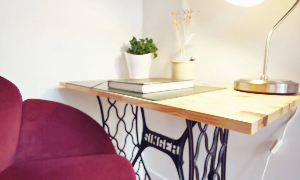 (le) Mesnil Hue House | Small townhouse in a quiet neighborhood