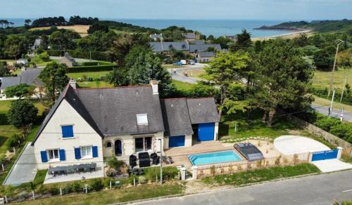 Cancale House | Spacieuse maison avec piscine proche plage à Canca