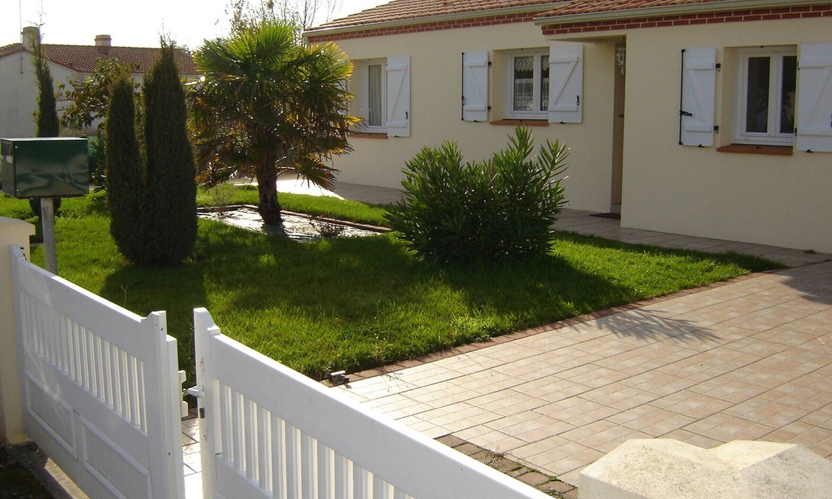 Notre-Dame-de-Monts House | Spacious 3-bedroom house with enclosed garden - Pets allowed, parking available