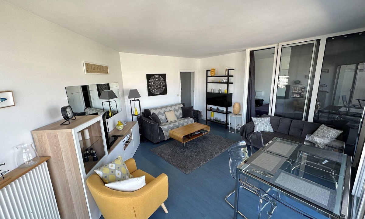 Le Pouliguen Apartment | Spacious 68m² apartment, bright and charming