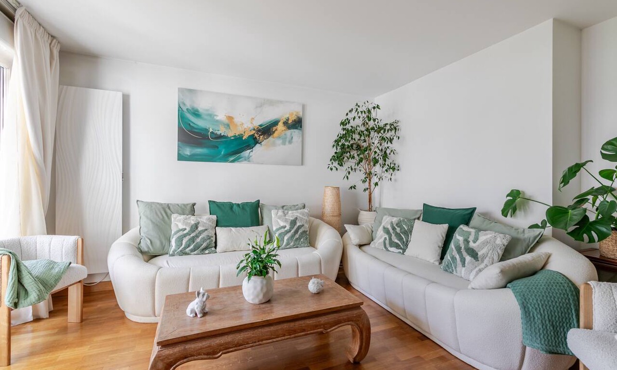 Saint-Lambert Apartment | Spacious Family & Business Apartment – Paris 15th – Porte de Versailles, Balconies & Wi-Fi