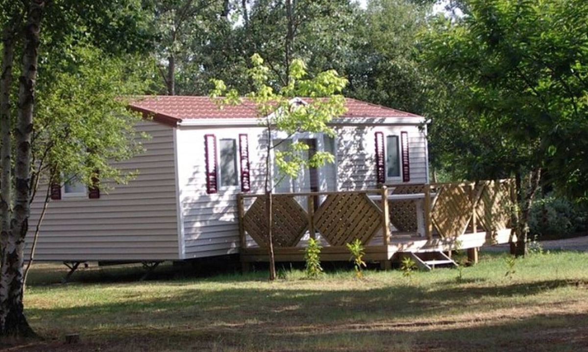 Bayas House | Spacious mobile home with terrace for 6 people