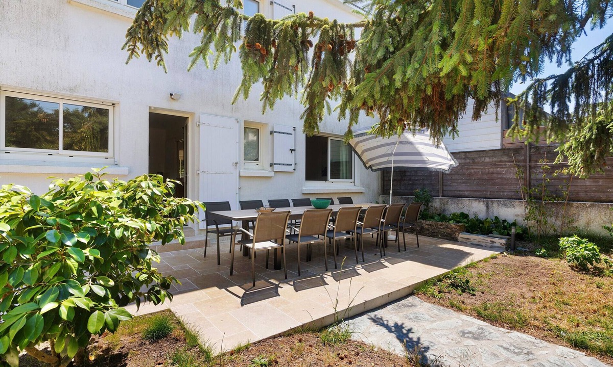 Saint-Hilaire-de-Riez House | Stay for 10 People, Family-Friendly, 200m from the Beach