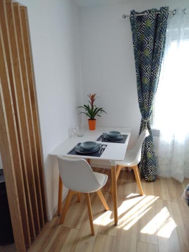 Fourqueux Apartment | Studio indépendant location courte durée à proximité du Lycée International