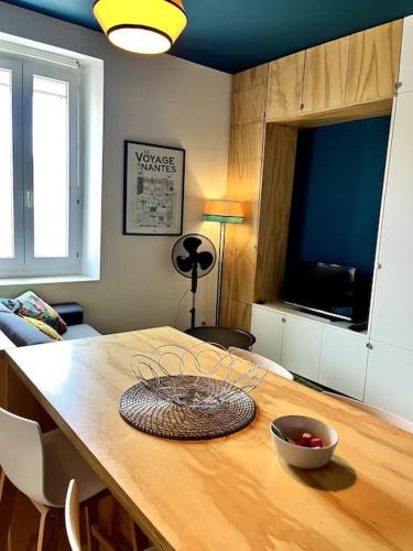 Madeleine-Champ de Mars Apartment | Studio Le Sanlecque, Wifi Tv 2personnes