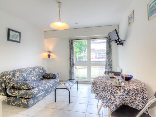 Trouville-sur-Mer Apartment | Studio Les Flots Bleus-1 by Interhome