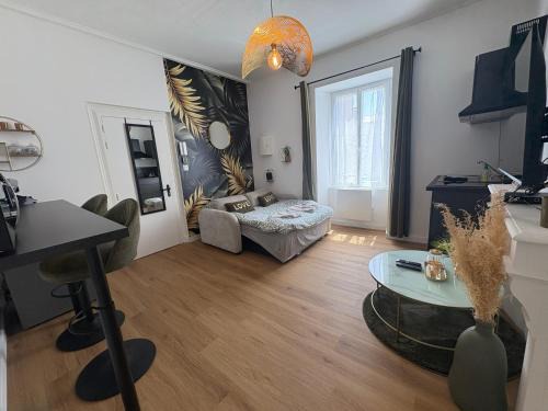 Saint-Jacques - Nazareth Apartment | Studio neuf design - Tram & centre à proximité