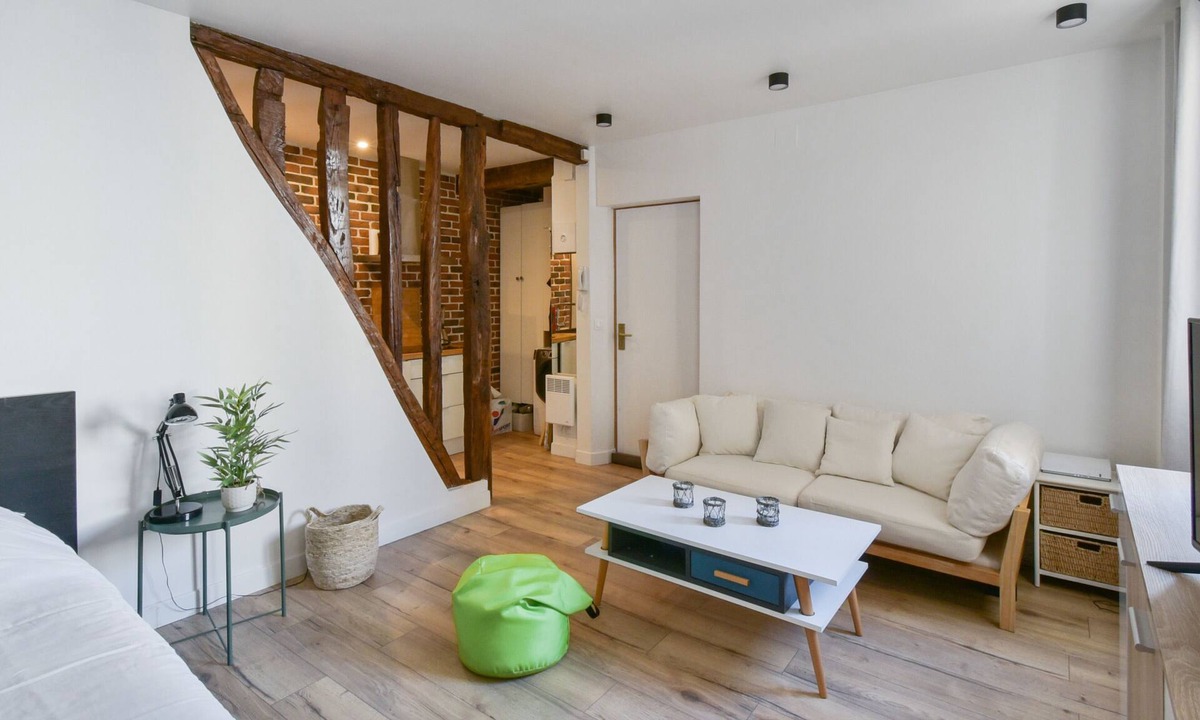 Porte-Saint-Martin Apartment | Studio Rostène - Welkeys