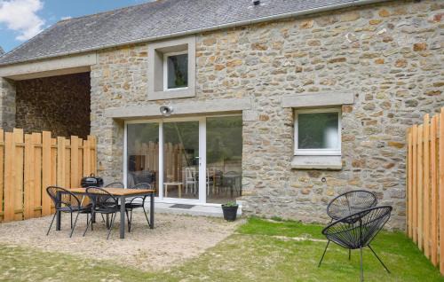 La Pernelle House | Stunning Home In La Pernelle With Wifi