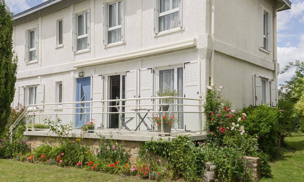 Auray House | Stunning private villa for 8 guests with WIFI, TV, terrace and panoramic view