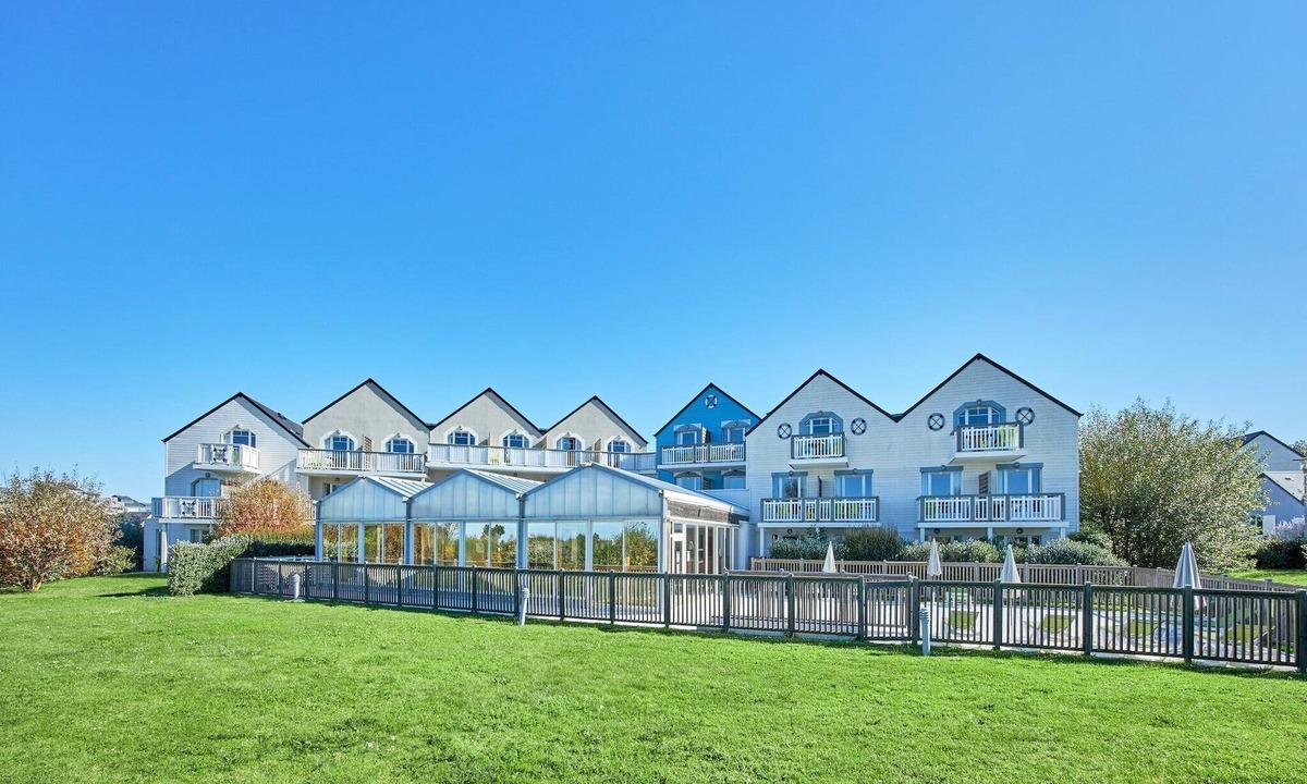 Courseulles-sur-Mer Apartment | Stunning River View Apartment for 5