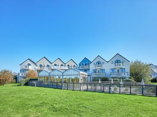 Courseulles-sur-Mer Apartment | Stunning River View Apartment for 5