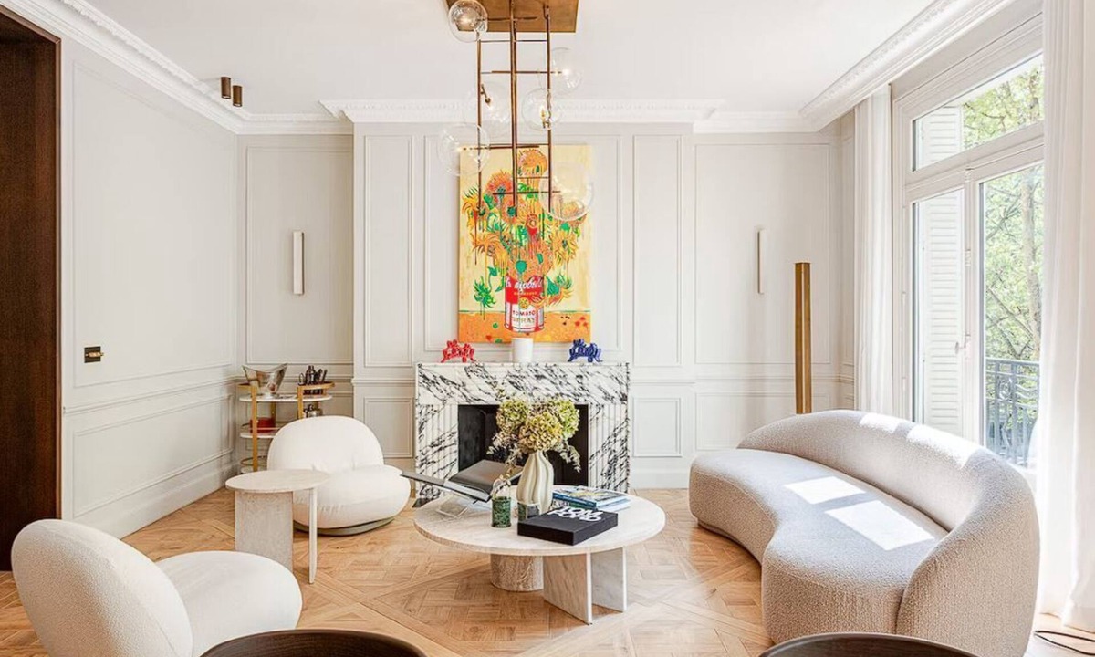 Champs-Elysees Apartment | Stylish Parisian Escape. Views of Eiffel Tower & walk to Champs-Élysées