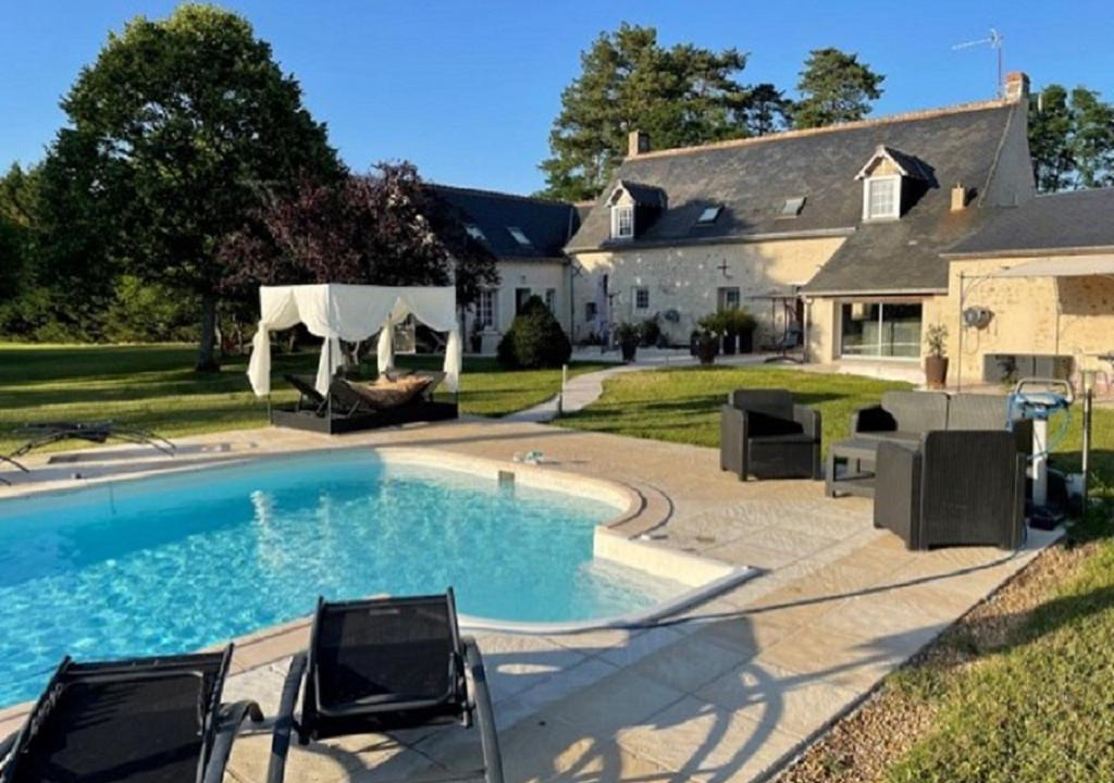 Clere-les-Pins Bed & Breakfast | SUITE ROMANTIQUe