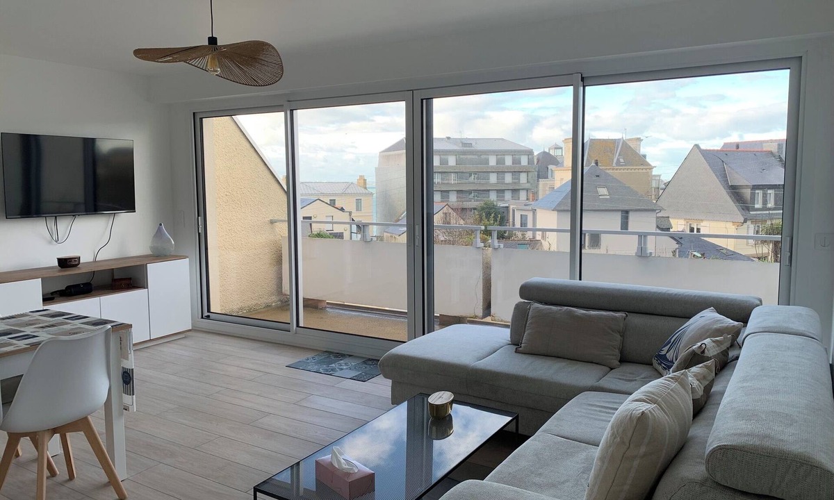 Saint-Ideuc Apartment | Superb apartment 150 m from the beach