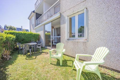 Luc-sur-Mer Apartment | Sword
