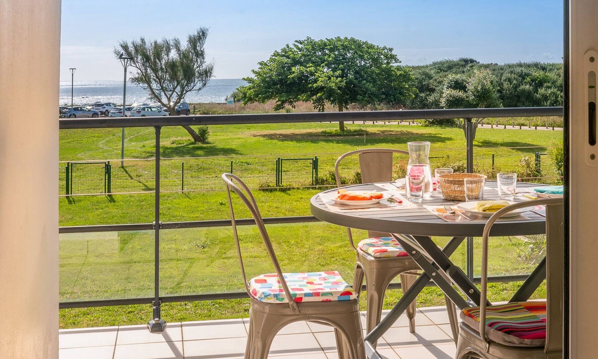Larmor-Plage Apartment | T3 Apt, terrace, parking, 50m beach, near shops