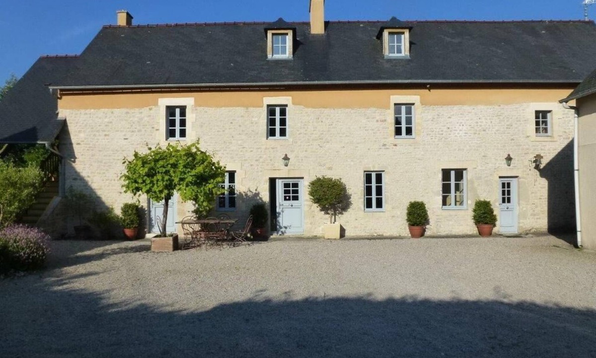 Castilly House | The "farm" of Mestry