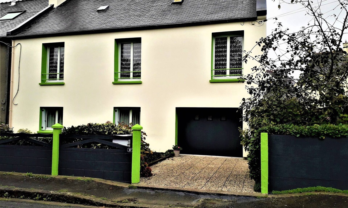 Lesneven Apartment | The hydrangea house