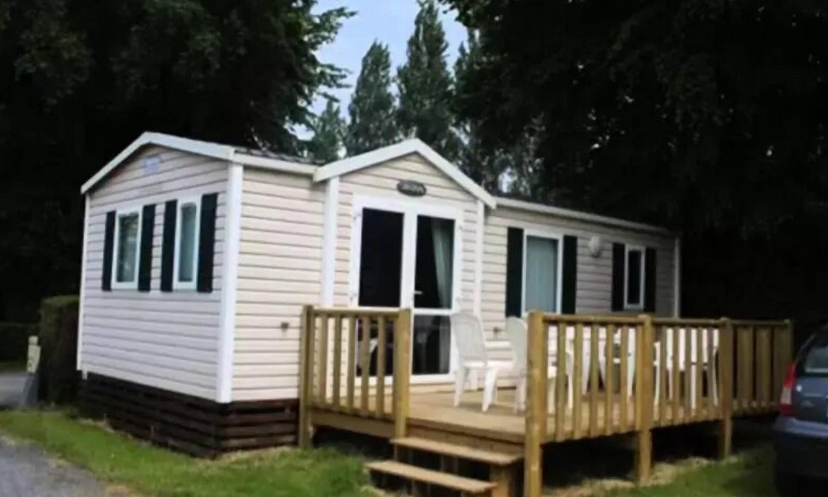 Balleroy House | Titania 2-Bedroom Mobile Home - 32 m² + semi-covered patio, sleeps 5