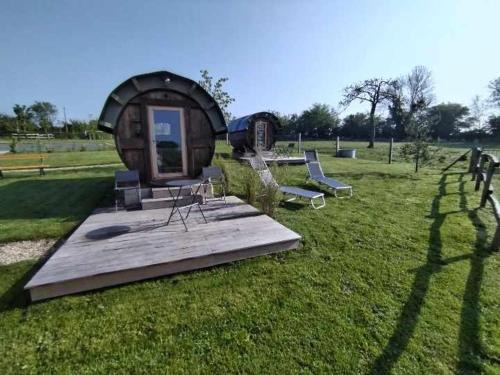 Le Mesnil-Germain Other | Tonneau normand insolite