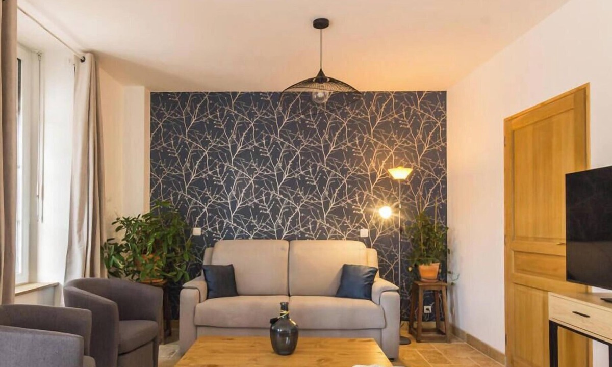 Villedieu-les-Poeles Cottage | Townhouse in the historic centre