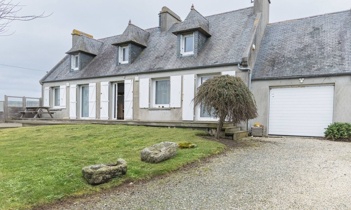 Ploudalmezeau Ski Chalet | TY CARN - Beautiful Breton house 100m from the sea