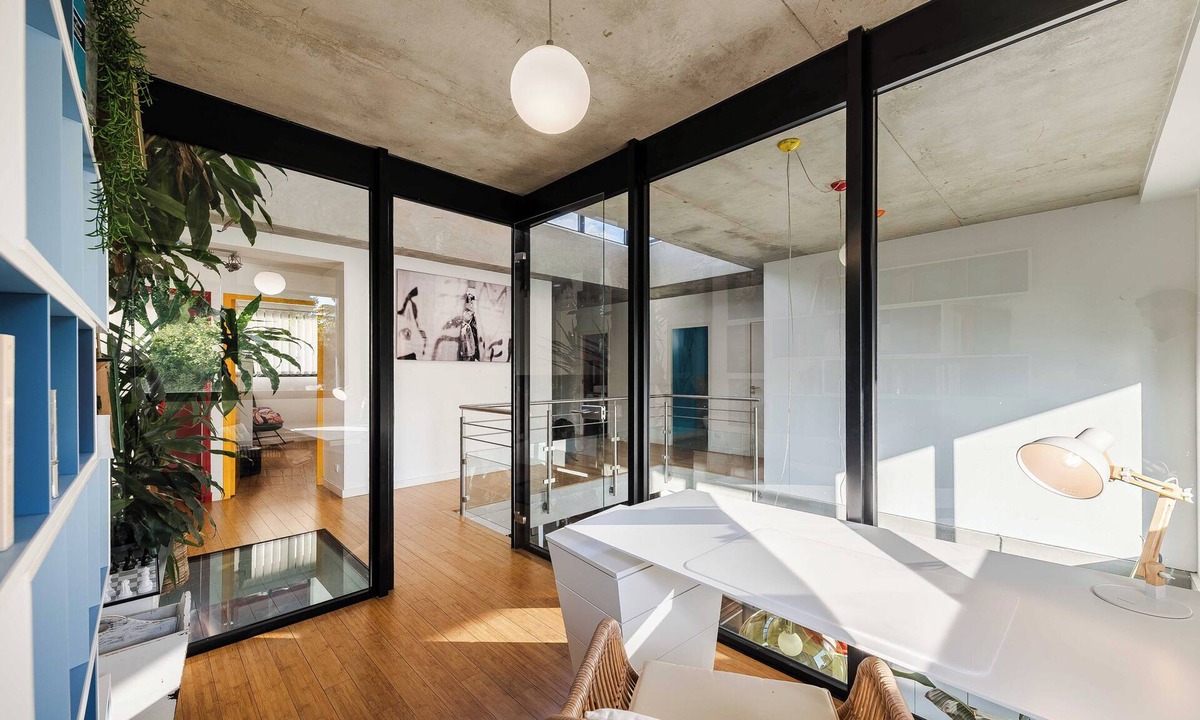 Clamart Villa | U n listed