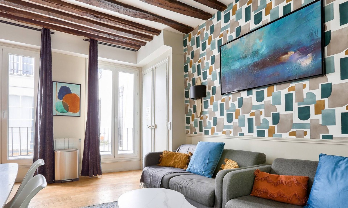 Strasbourg -Saint-Denis Apartment | Urban Flat 70 - Authentic 3BDR Parisian Flat
