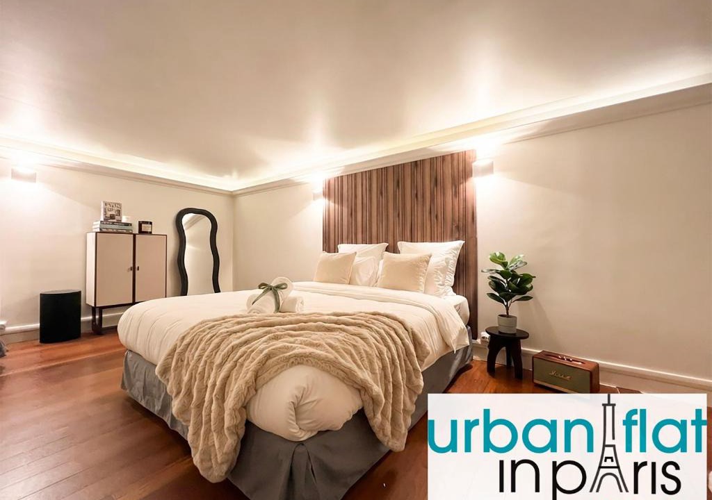 Faubourg-du-Roule Apartment | UrbanFlat 09 - Rare Maison de Ville aux Champs-Elysees