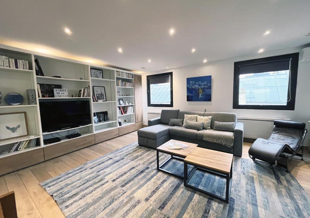 Quartier Sainte-Marguerite Apartment | UrbanFlat 166 - Grand Appartement au centre de Paris