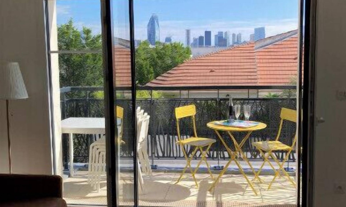 Suresnes Apartment | Very nice and quiet 38 m² in Suresnes with parking