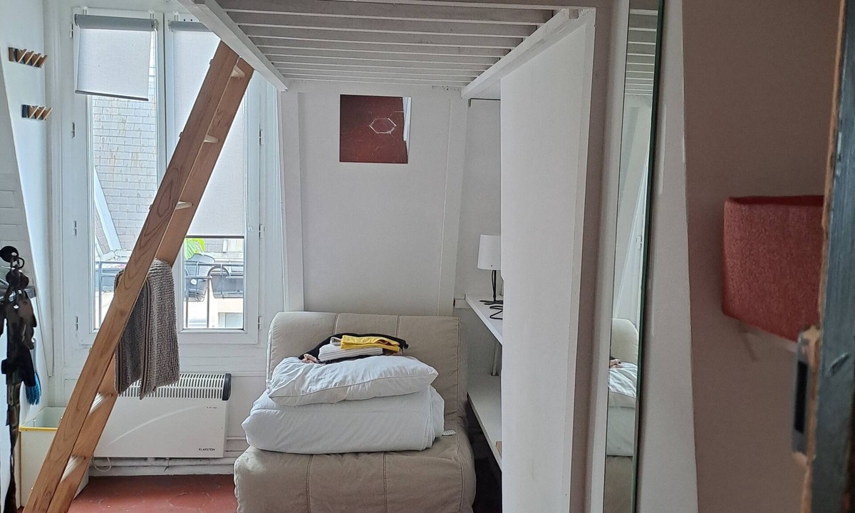 Notre-Dame-des-Champs Apartment | Very quiet, close to Saint Placide metro station and shops.