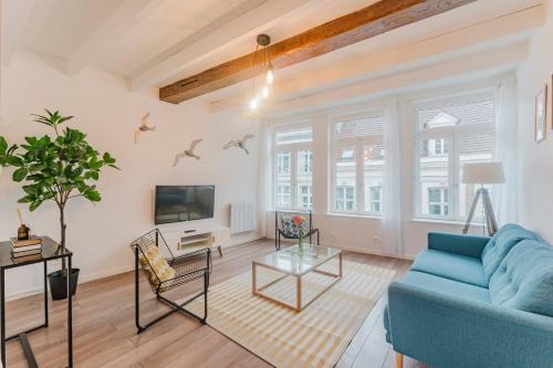 Old Lille Apartment | Vieux Lille: bright, functional apartment