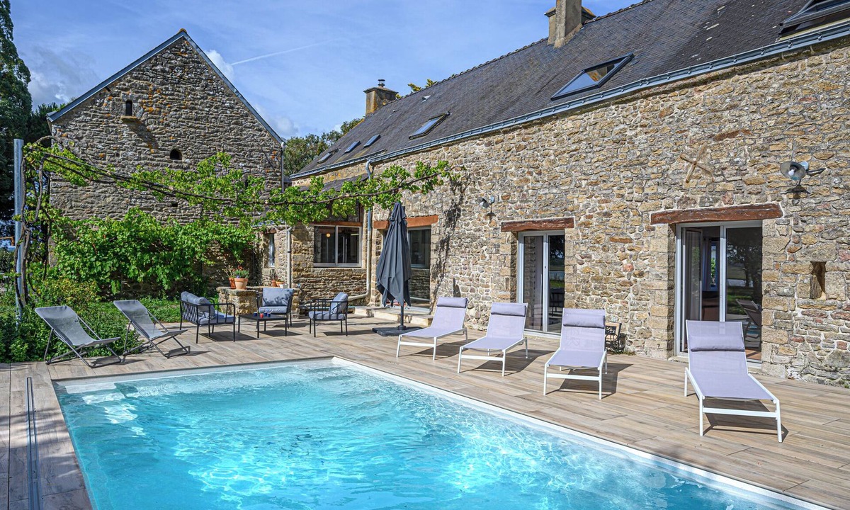 Theix-Noyalo Villa | Villa Calypso - Longère sea view and heated pool