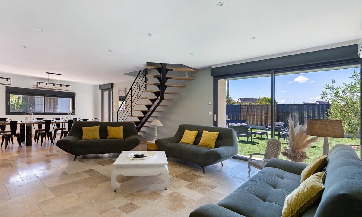 Courcelles-de-Touraine House | Villa Flora – Family Home for 14 Guests