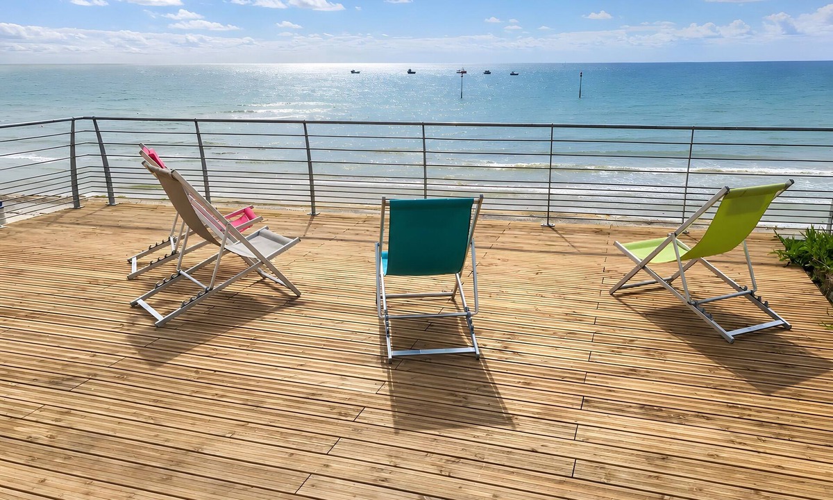 Pirou Villa | Villa "L'hermitage, Seafront" with Sea View, Private Terrace and Wi-Fi