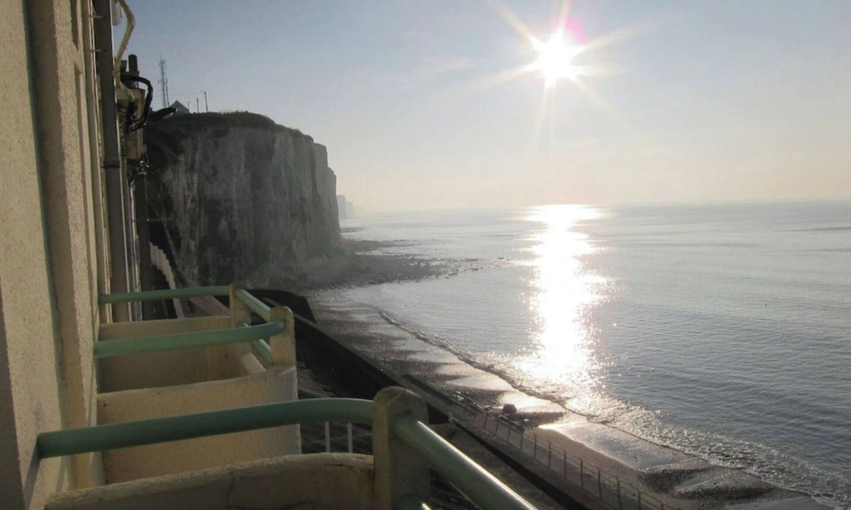 Le Treport Apartment | Villa "Le Courlis "panoramic sea view direct beach access