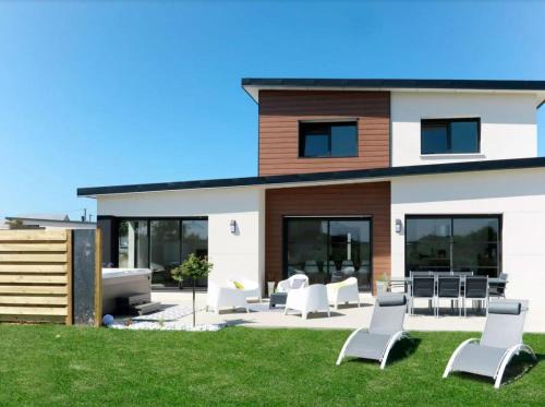 Cleder House | Villa Odeven Évasion Côtière & Jacuzzi Privé Holim'Prest
